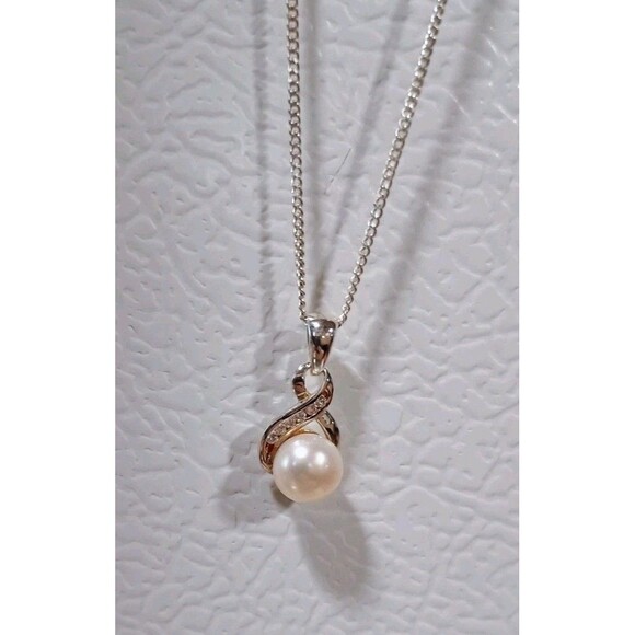 Sterling Silver Fresh Water Pearl Necklace And Stud Earring Set - Picture 4 of 9